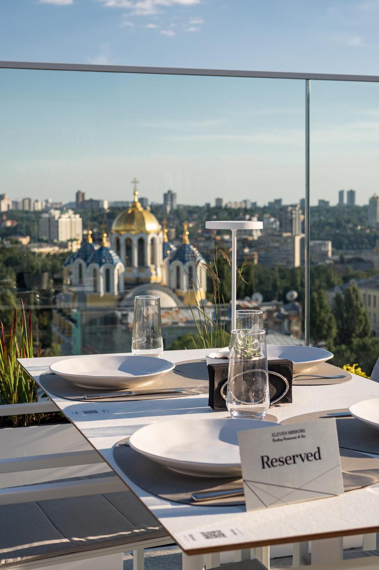 11 Mirrors Design Hotel 키예프 외부 사진