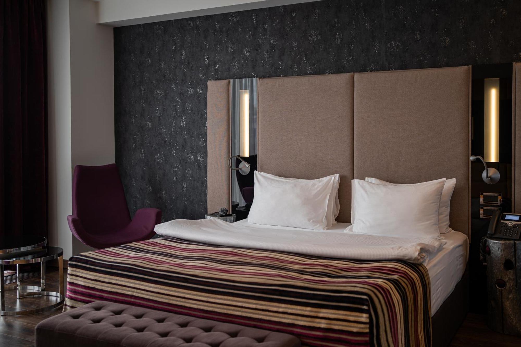 11 Mirrors Design Hotel 키예프 외부 사진