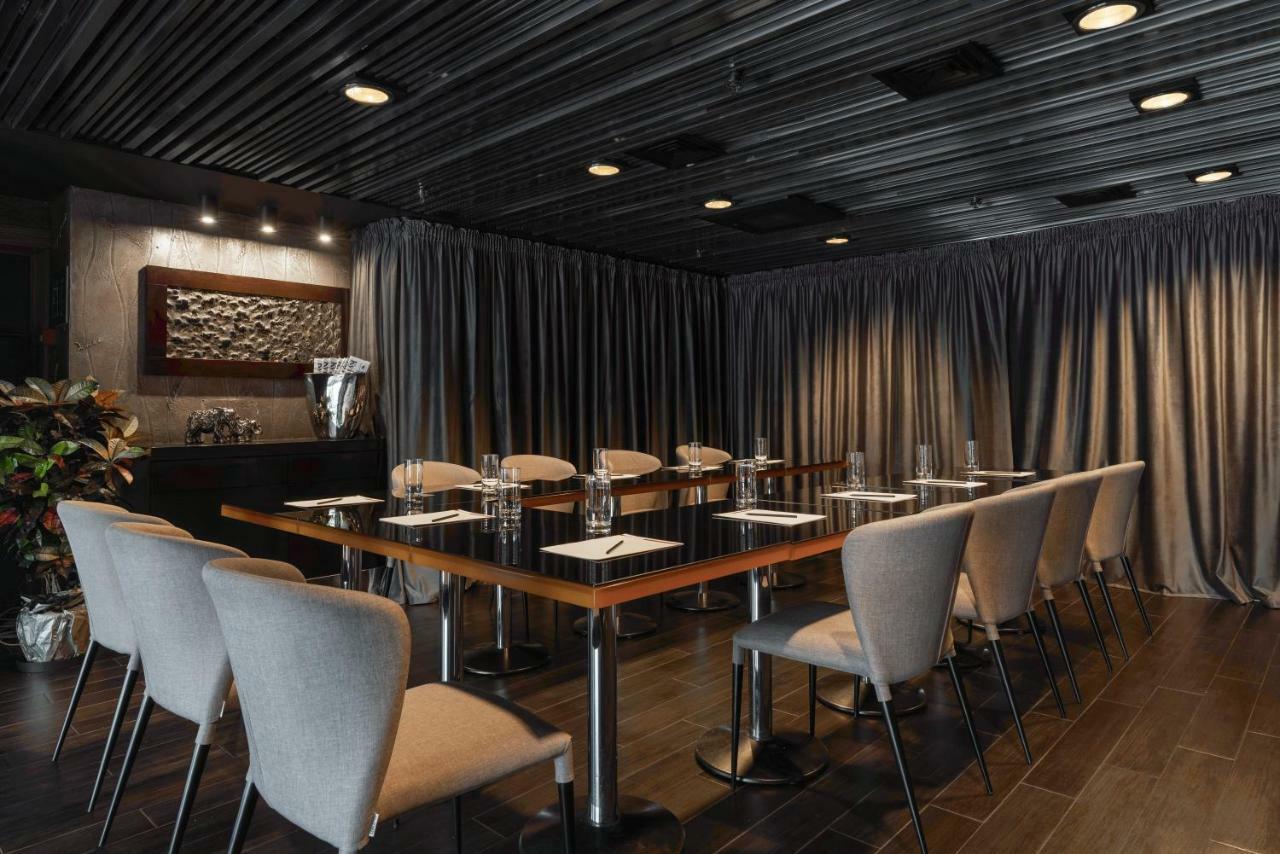 11 Mirrors Design Hotel 키예프 외부 사진